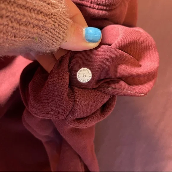 Lululemon Scuba High-Rise Jogger Sweatpants in Distressed Red - Size 6 - Picture 6 of 7